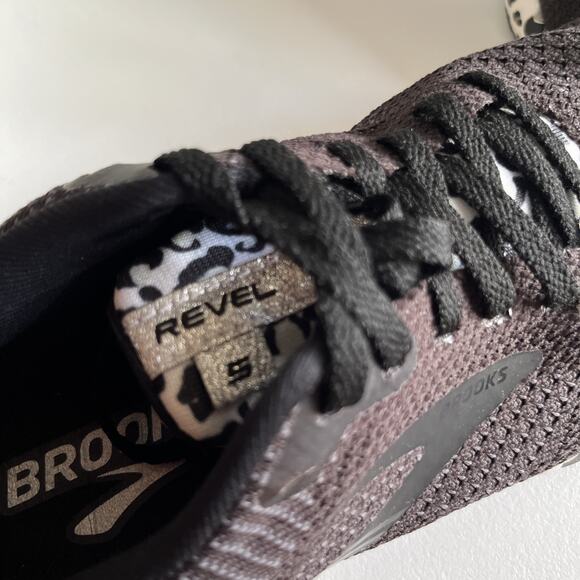 Brooks Revel 5 Women's Black Leopard Running Shoes Size 7.5 - Picture 5 of 13